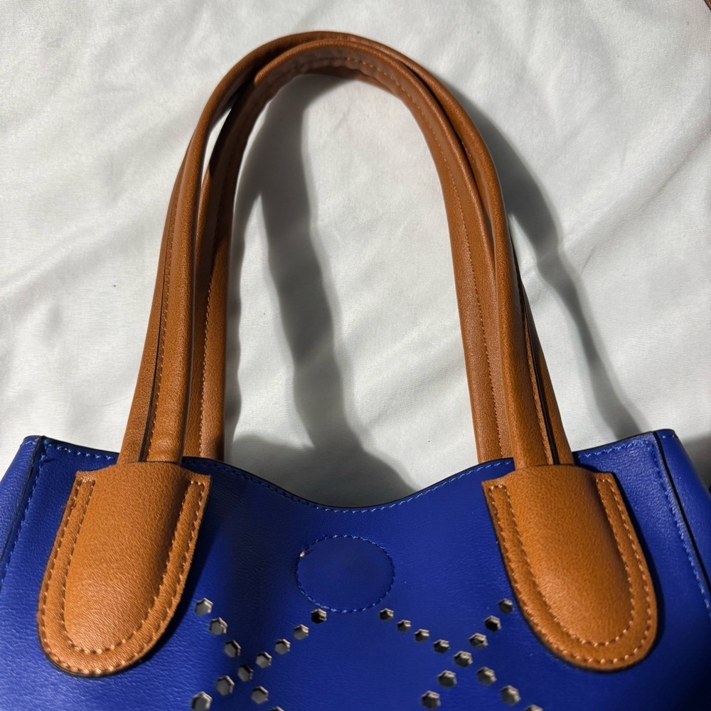 Louenhide Baby Bermuda Tote Bag Electric Blue - Picture 5 of 16
